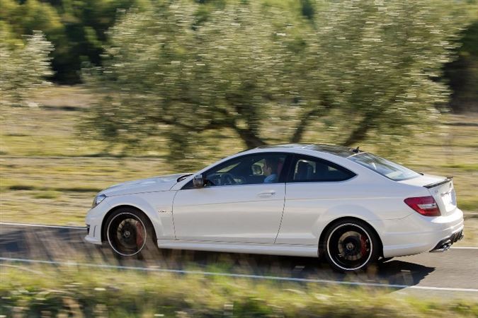 Mercedes C63 AMG Rekabete Hazır! Foto Galeri Arabam.com 24