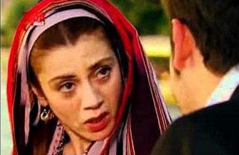 Ünlü oyuncuların ilk oynadıkları dizi ve filmler 23