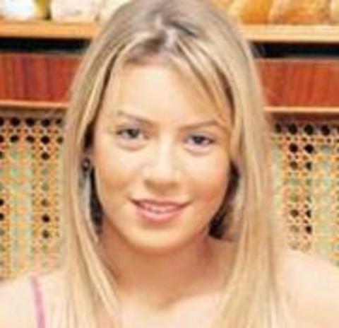 Ünlü oyuncuların ilk oynadıkları dizi ve filmler 32