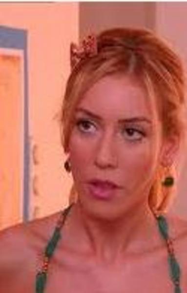 Ünlü oyuncuların ilk oynadıkları dizi ve filmler 34