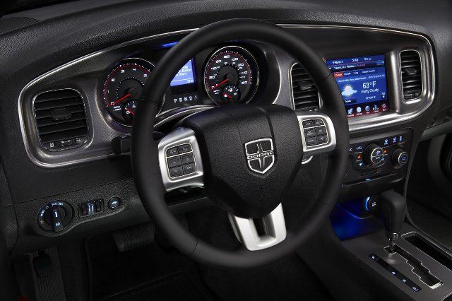 2012 Dodge Charger Foto Galeri Arabam.com 25