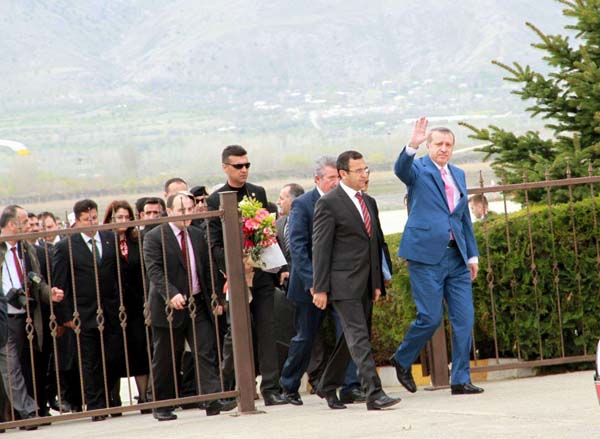 Başbakan'ın ilk mitingi 1