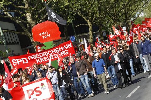 27 dilde 1 Mayıs! 11