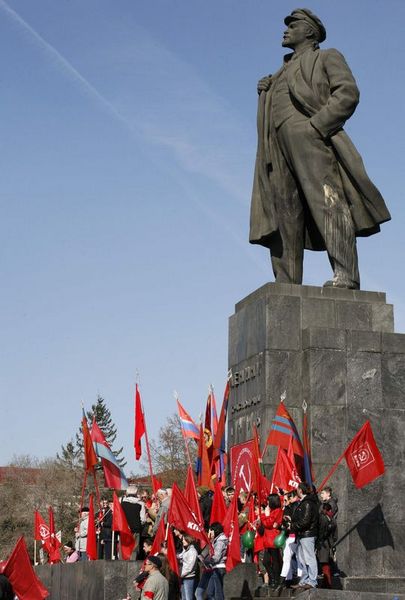 27 dilde 1 Mayıs! 131