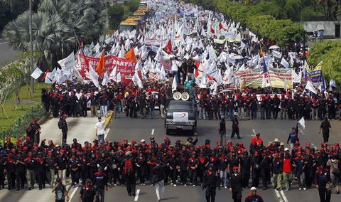 27 dilde 1 Mayıs! 29