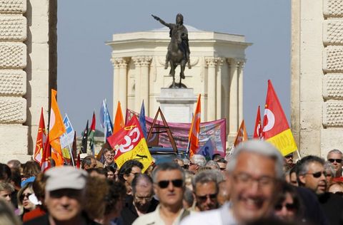 27 dilde 1 Mayıs! 47