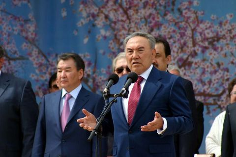 27 dilde 1 Mayıs! 74