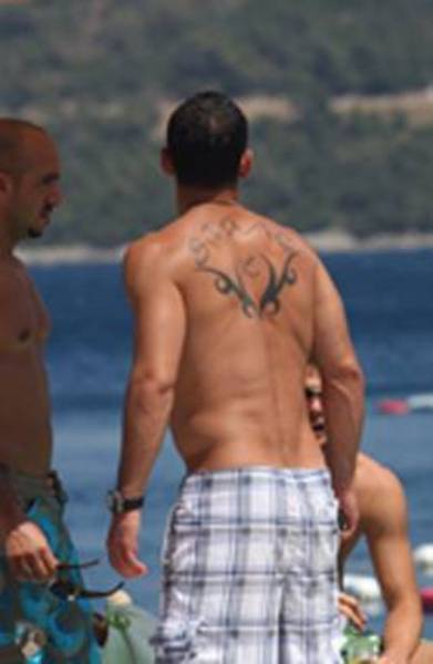 Ünlülerin dövme merakı 24