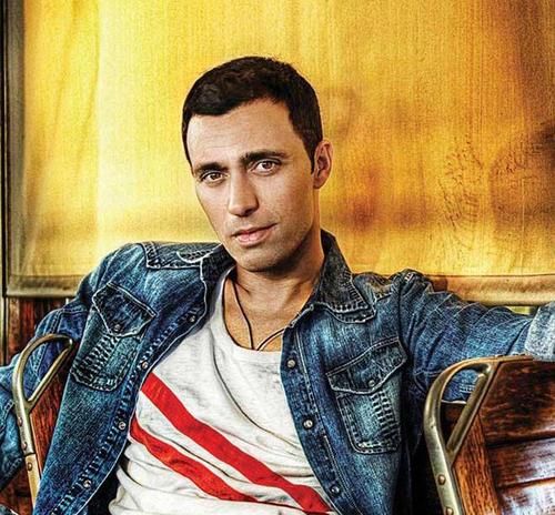 Ünlülerin çömezlik halleri 13