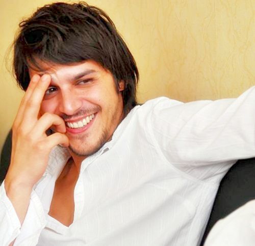 Ünlülerin çömezlik halleri 32