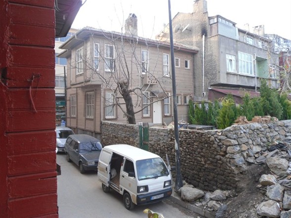 'Öyle Bir Geçer Zaman Ki' setinden 8