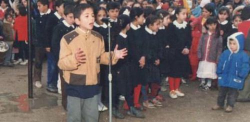 Ünlülerin çocukluk halleri 17