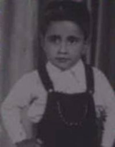 Ünlülerin çocukluk halleri 32