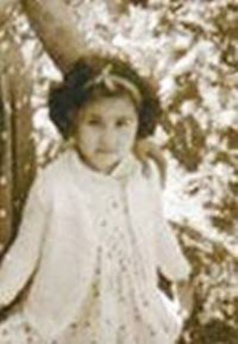 Ünlülerin çocukluk halleri 48