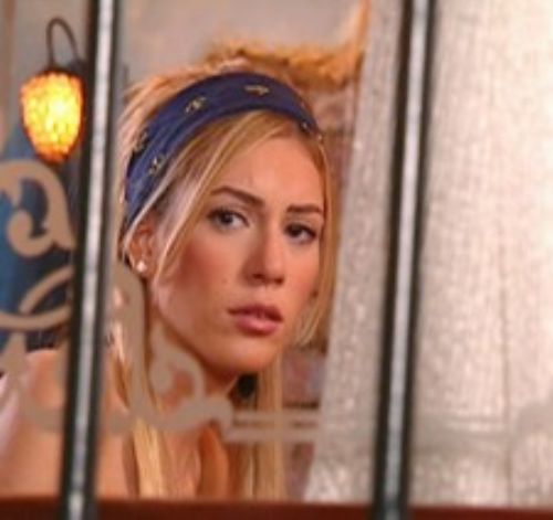 Sinem Kobal 52