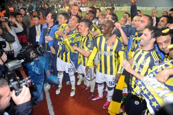 ŞAMPİYON FENERBAHÇE.. 50