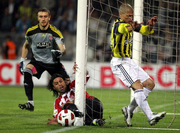 ŞAMPİYON FENERBAHÇE.. 77