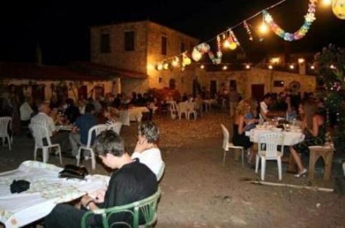 Böyle olur ünlülerin bekarlığa vedası 38