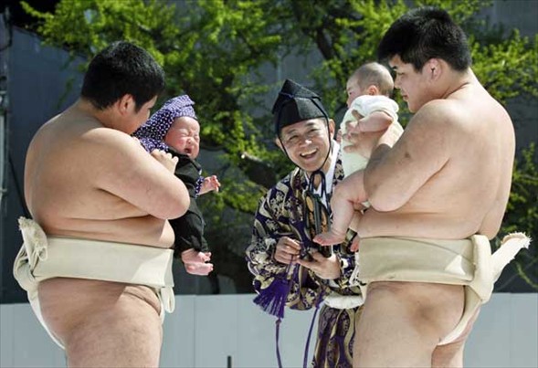 Ağlayan Sumo! 1