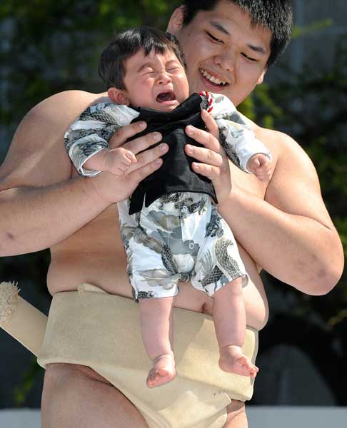 Ağlayan Sumo! 11