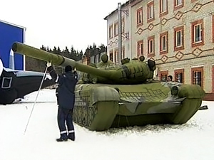 Rusya'nın yeni silahı 'şişme tank' 10
