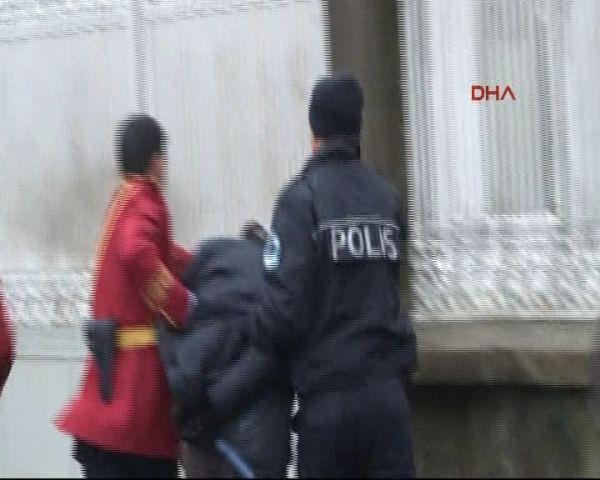 Dolmabahçe'de bomba alarmı! 3