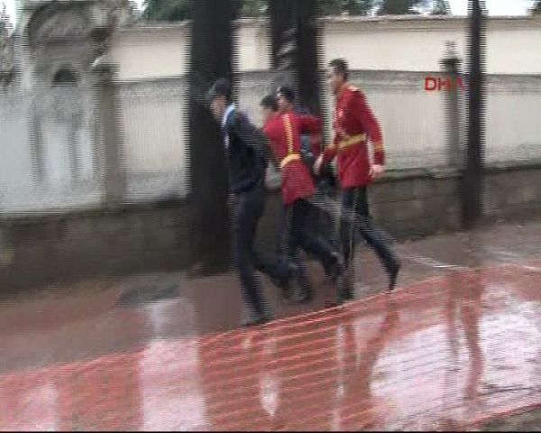 Dolmabahçe'de bomba alarmı! 7