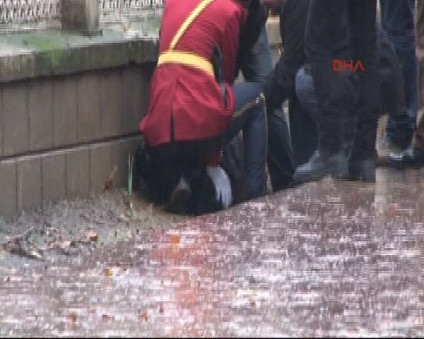 Dolmabahçe'de bomba alarmı! 9