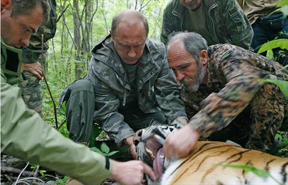 Vladimir Putin Dünya'ya medyan okuyan fotolar 21