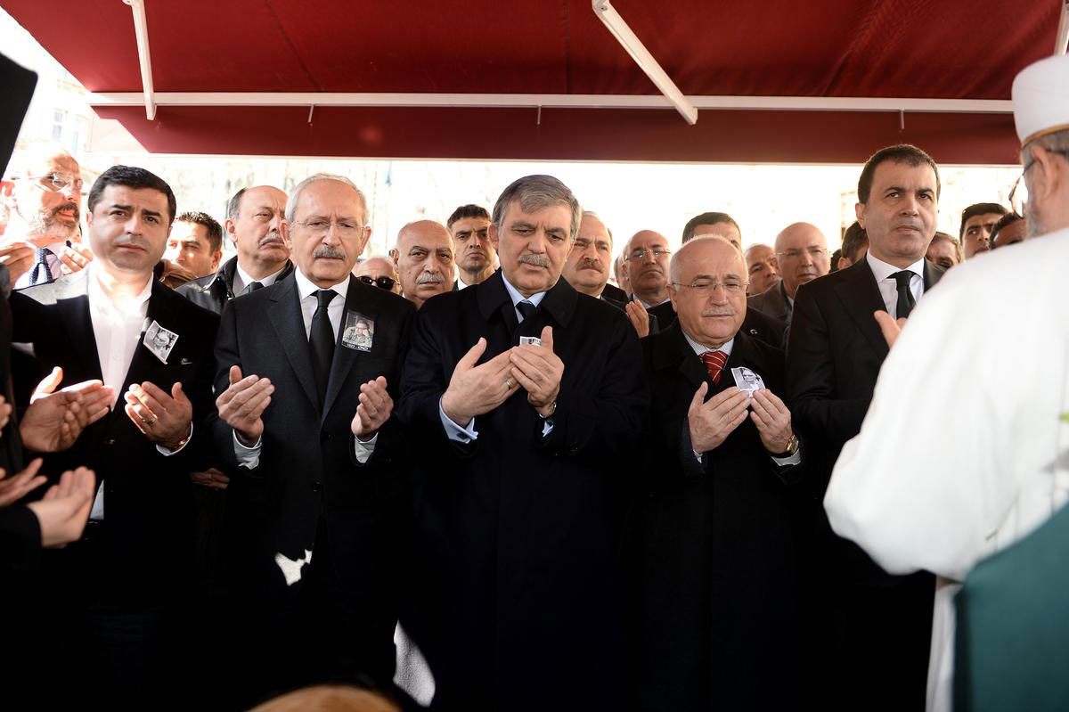 Usta yazar Yaşar Kemal son yolculuğuna uğurlandı 5