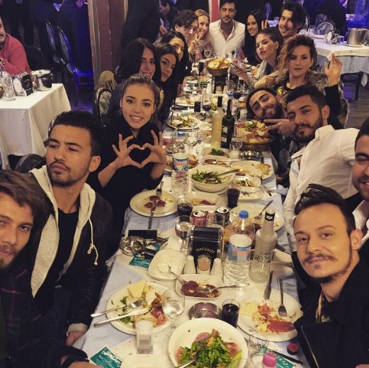 Bu Tarz Benim yarışmacıları veda yemeğinde 9