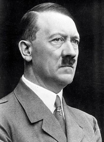 Hitler bıyıklı ünlüler 1