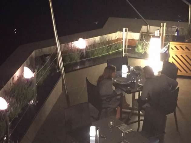 Kenan İmirzalıoğlu ve Sinem Kobal baş başa 12