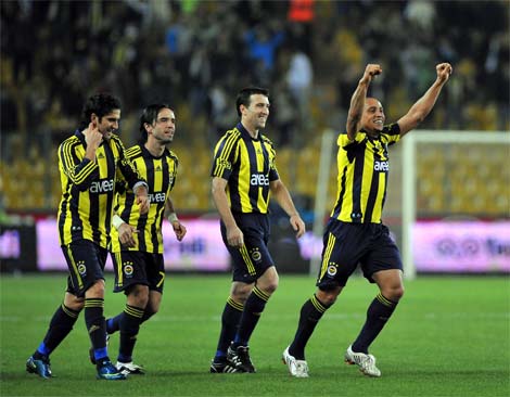 Roberto Carlos Fener'i uçurdu 11