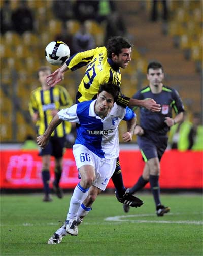 Roberto Carlos Fener'i uçurdu 16
