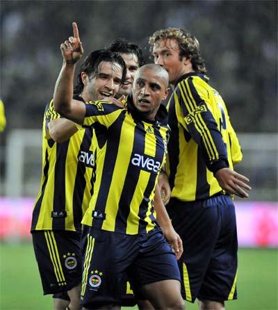 Roberto Carlos Fener'i uçurdu 2