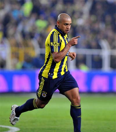 Roberto Carlos Fener'i uçurdu 5