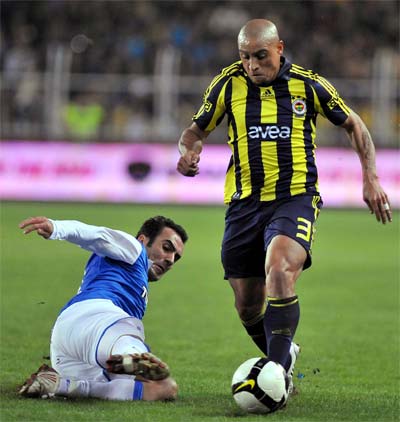 Roberto Carlos Fener'i uçurdu 6