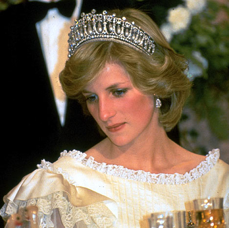 Diana'nın elbiseleri satılıyor 10