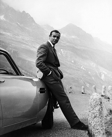 James Bond'un Aston Martin'i satılıyor 11