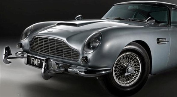 James Bond'un Aston Martin'i satılıyor 2