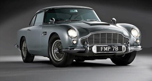 James Bond'un Aston Martin'i satılıyor 7