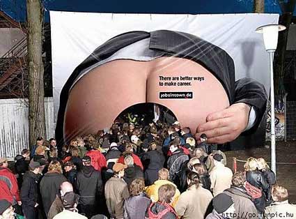 Birbirinden ilginç reklam afişleri 11