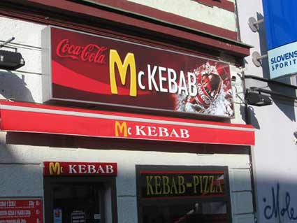 Birbirinden ilginç reklam afişleri 4