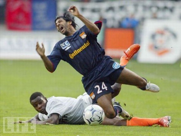Futbolcuların artistlere taş çıkaran performansı 1