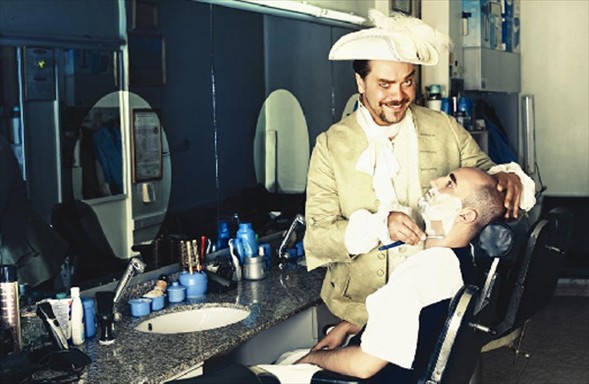 Ünlüler opera için poz verdi 3