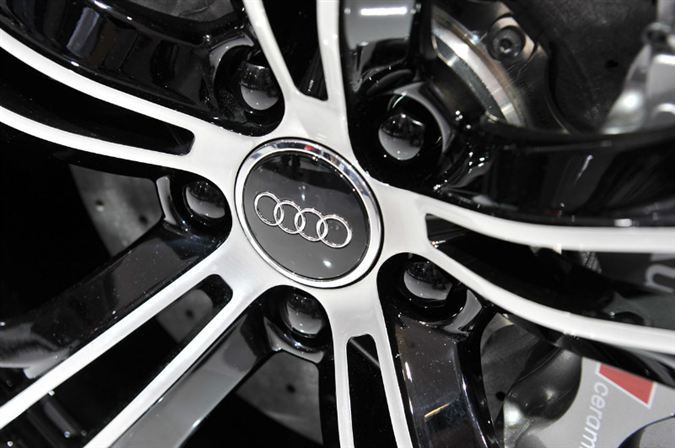 Audi R8 e-tron Prototip Frankfurt 2011 11