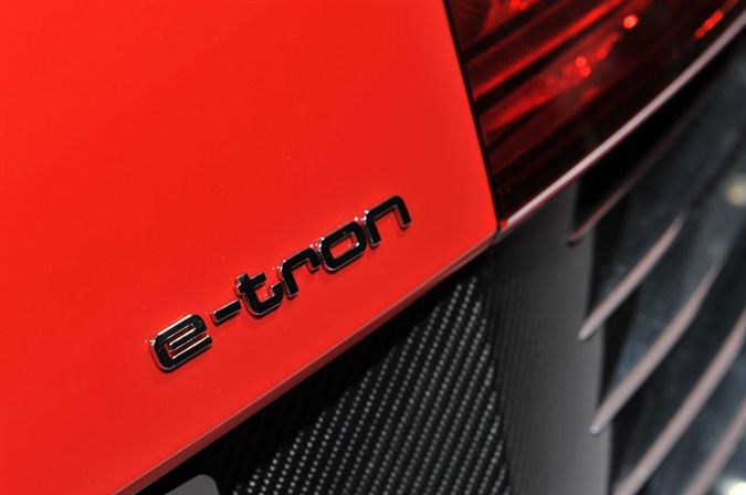 Audi R8 e-tron Prototip Frankfurt 2011 15