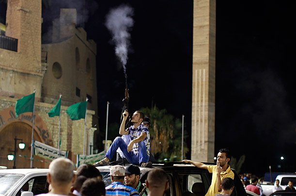 Libya's New Regime: The Fight for Gaddafi's Hometown 102