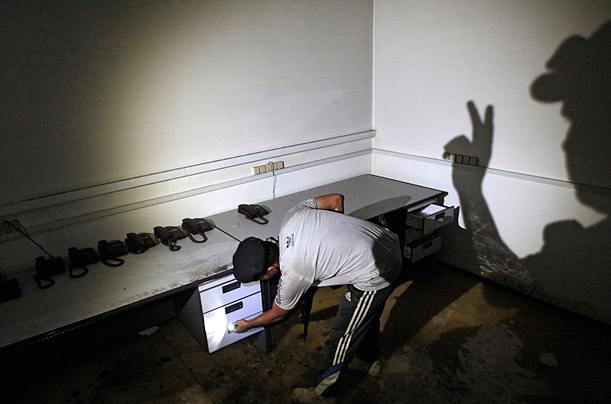 Libya's New Regime: The Fight for Gaddafi's Hometown 67